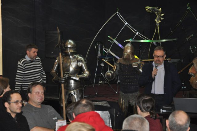 Вверху слева, Юрий Устинович, справа Юрий Бохан Внизу, слева бывший участник проекта мастерской "Зброевы фальварк" - Urliсh, и Raizor